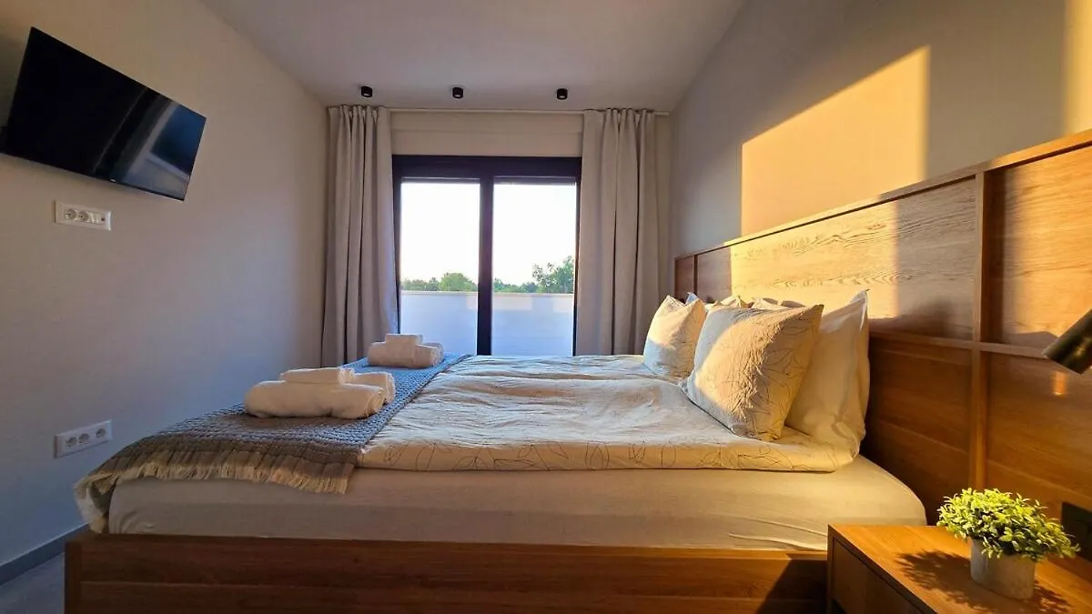 Gorgeous Sunset Villa Walkable To The Sea  Poreč