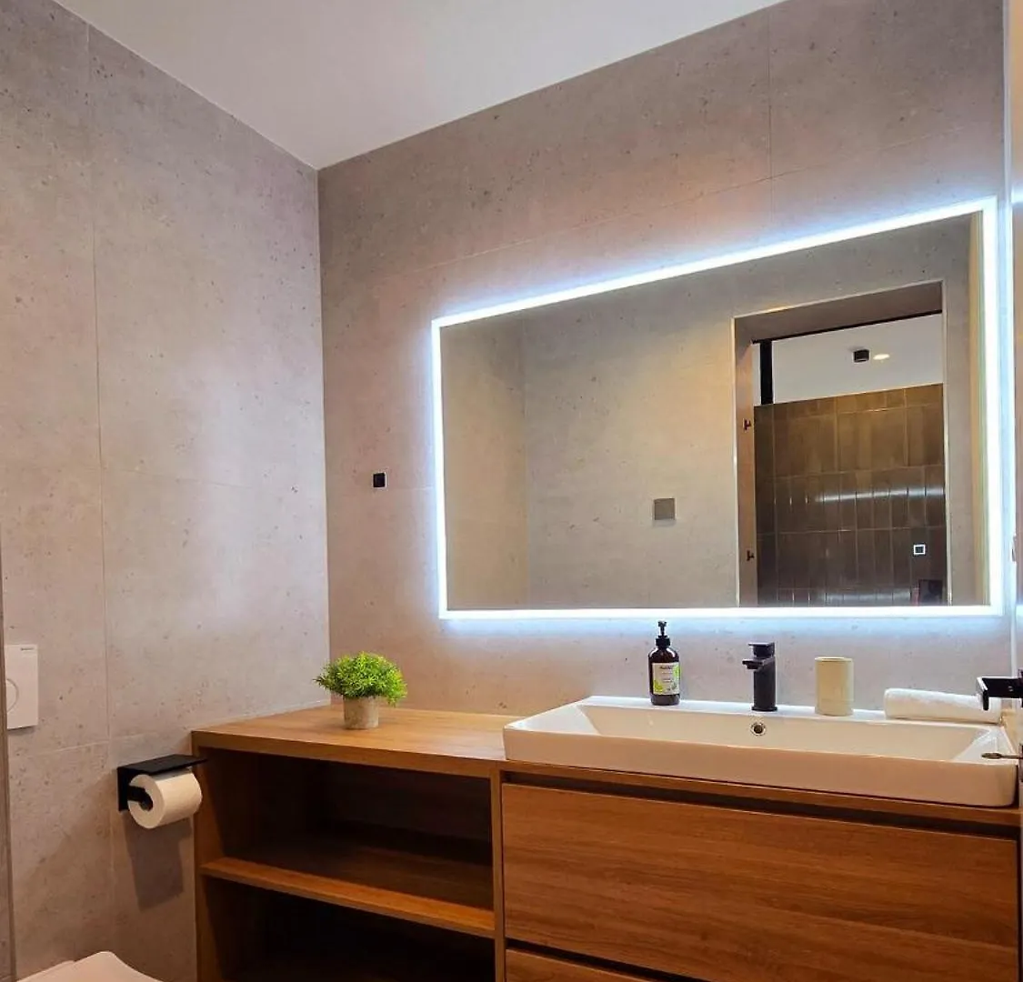 Gorgeous Sunset Villa Walkable To The Sea