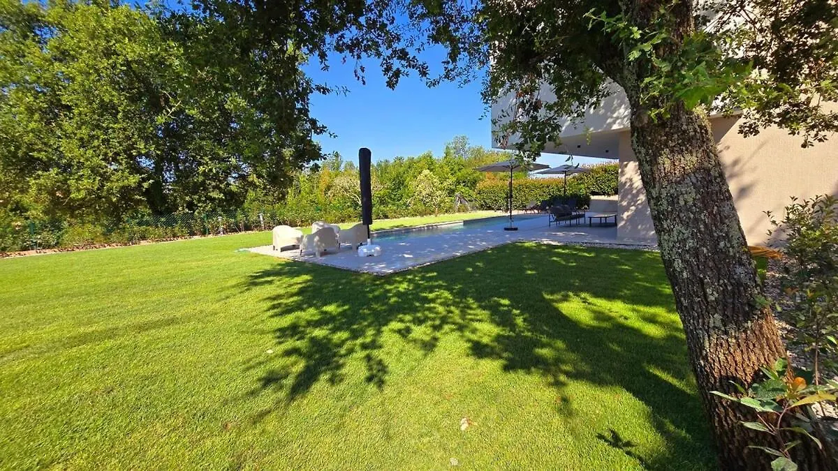 Gorgeous Sunset Villa Walkable To The Sea